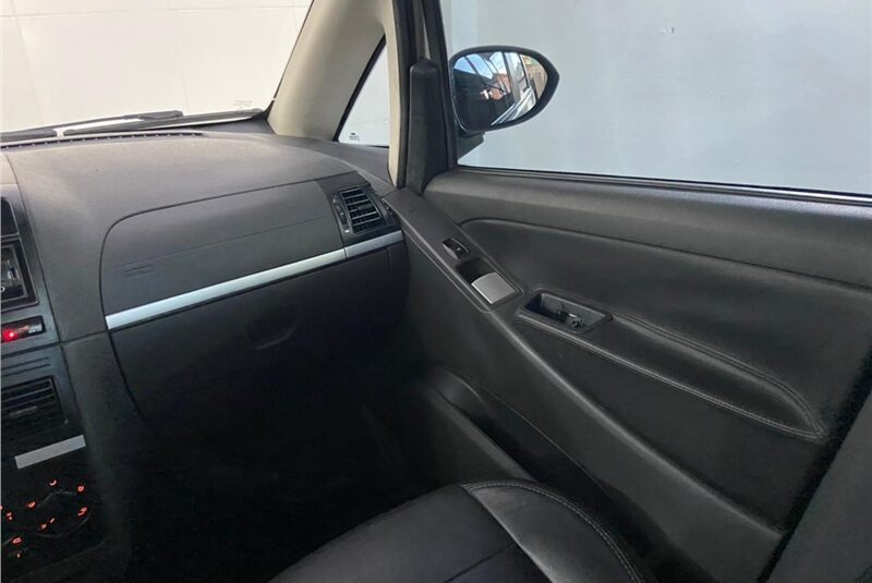 FIAT IDEA 1.6 MPI ESSENCE 16V FLEX 4P MANUAL 2012