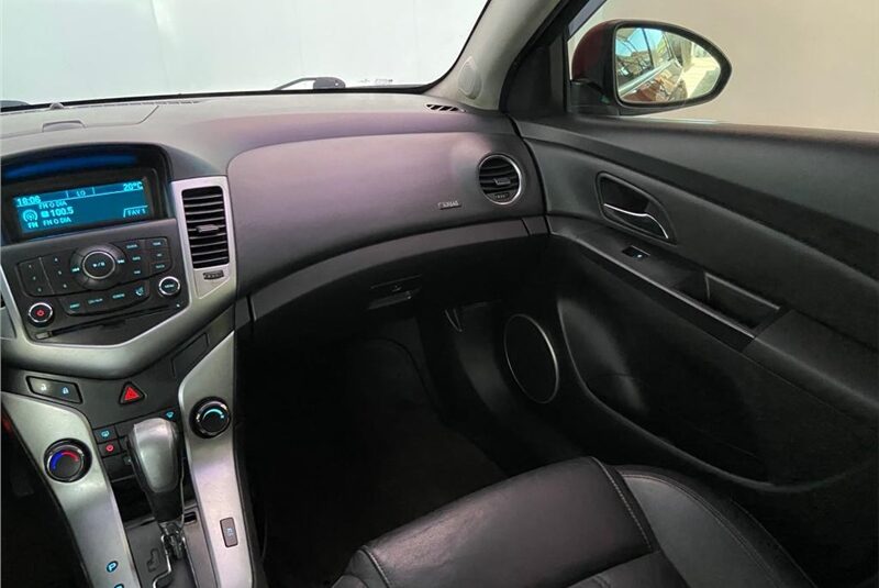 CHEVROLET CRUZE 1.8 LT 16V FLEX 4P AUTOMÁTICO