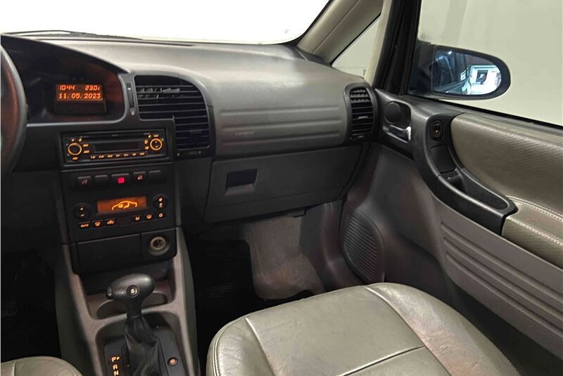 CHEVROLET ZAFIRA 2.0 MPFI EXPRESSION 8V FLEX 4P AUTOMÁTICO 2012